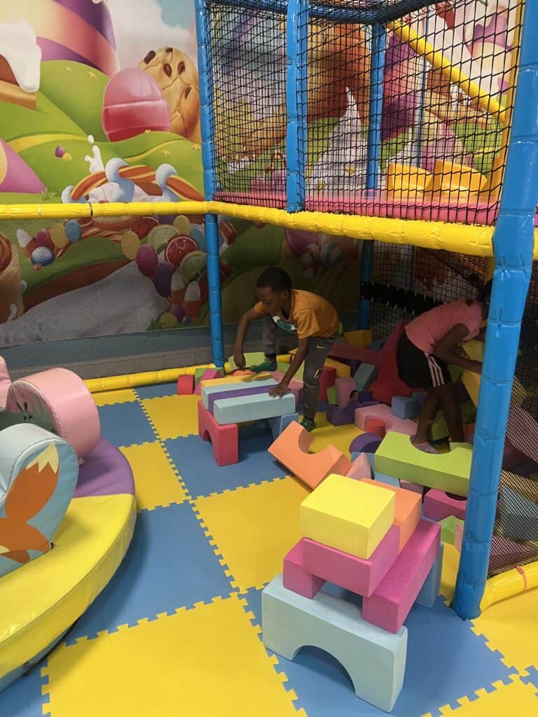kids playing at totsville glen burnie